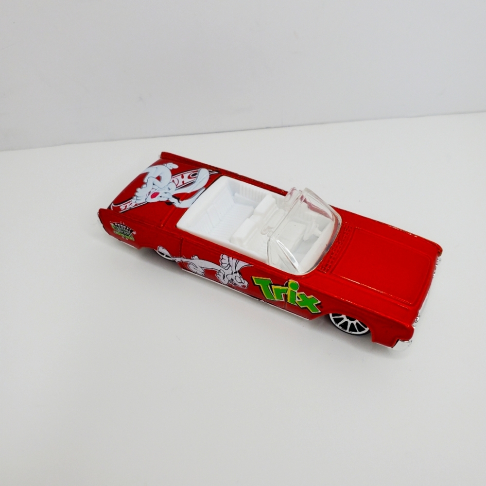 Mattel Hot‎ Wheels 1964 Red White Trix Lincoln Continental Convertible 1:64
